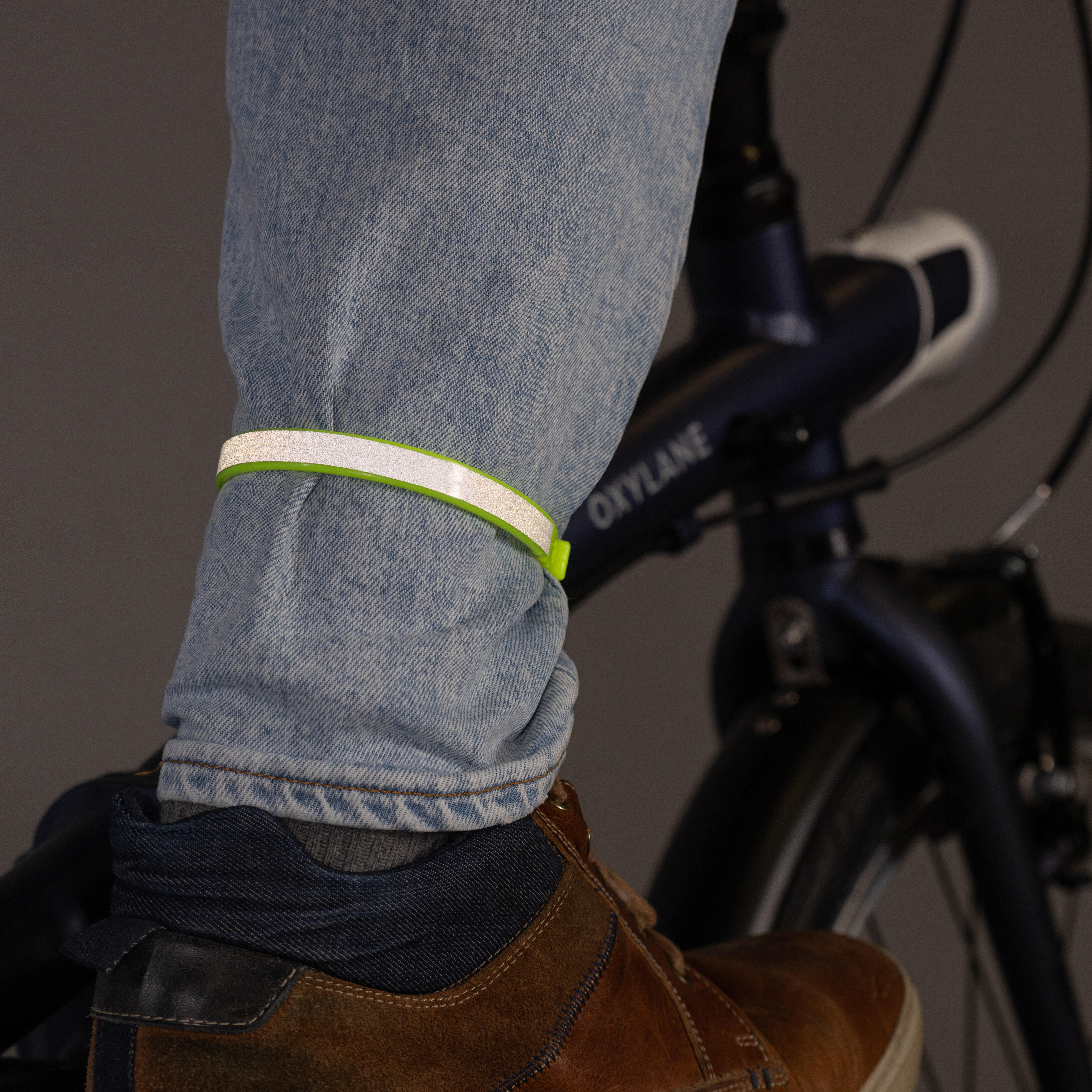 Trouser straps for commuter cyclists - tweedy brown