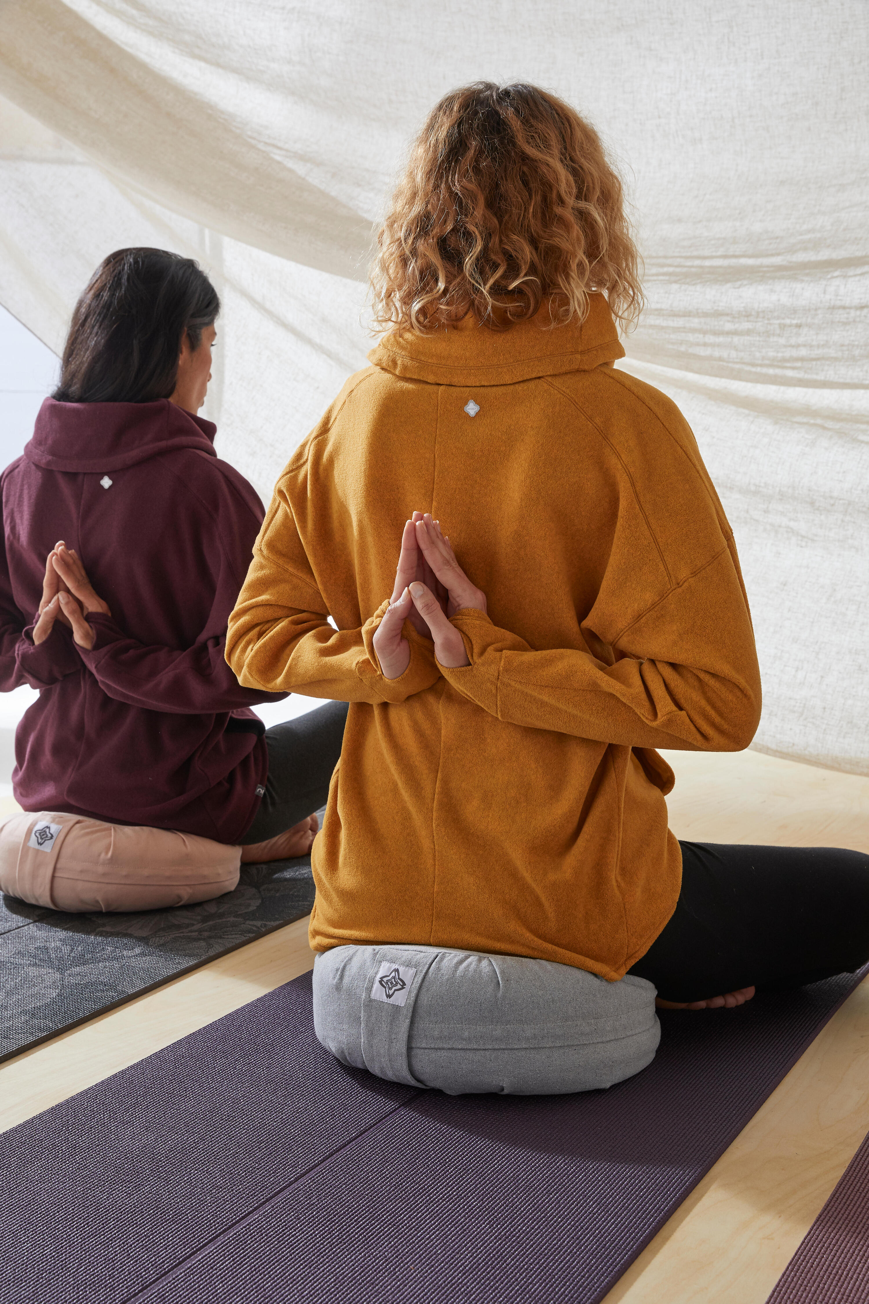 Coussin rond zafu de yoga et méditation 4/4