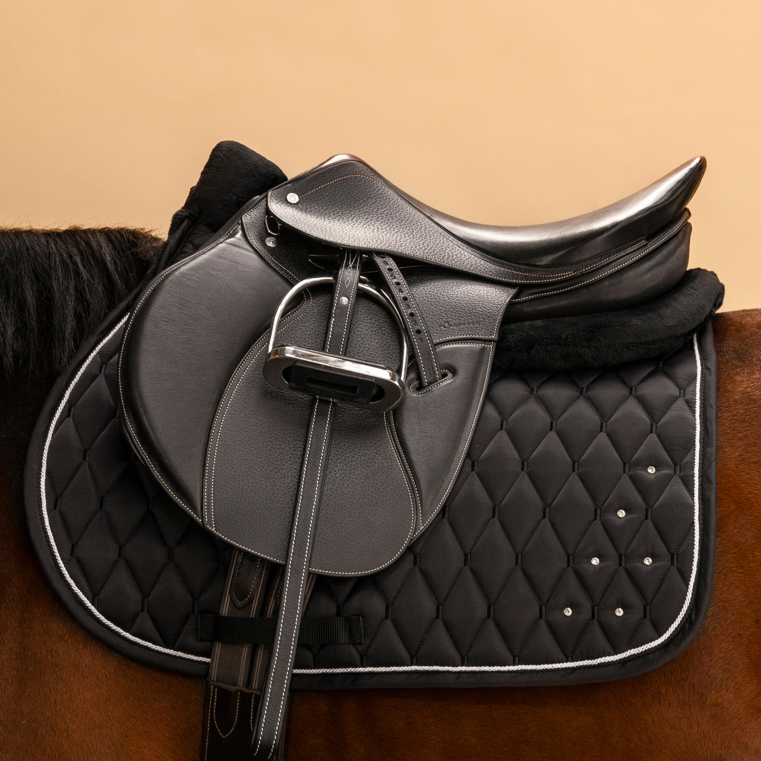 Horse Riding Synthetic Sheepskin Saddle Pad for Horse and Pony 500 - Black - FOUGANZA