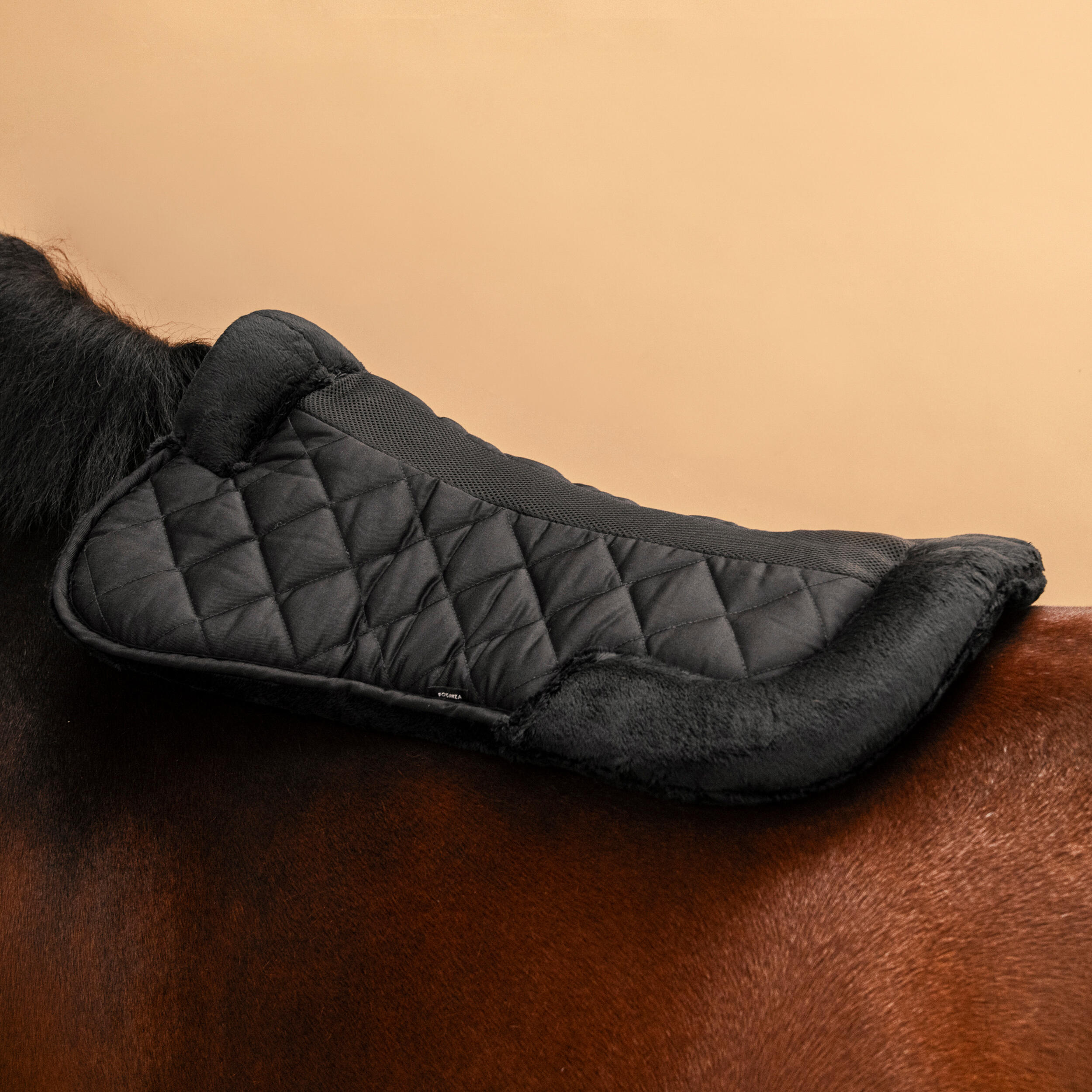 Horse Riding Synthetic Sheepskin Saddle Pad for Horse and Pony 500 - Black - FOUGANZA