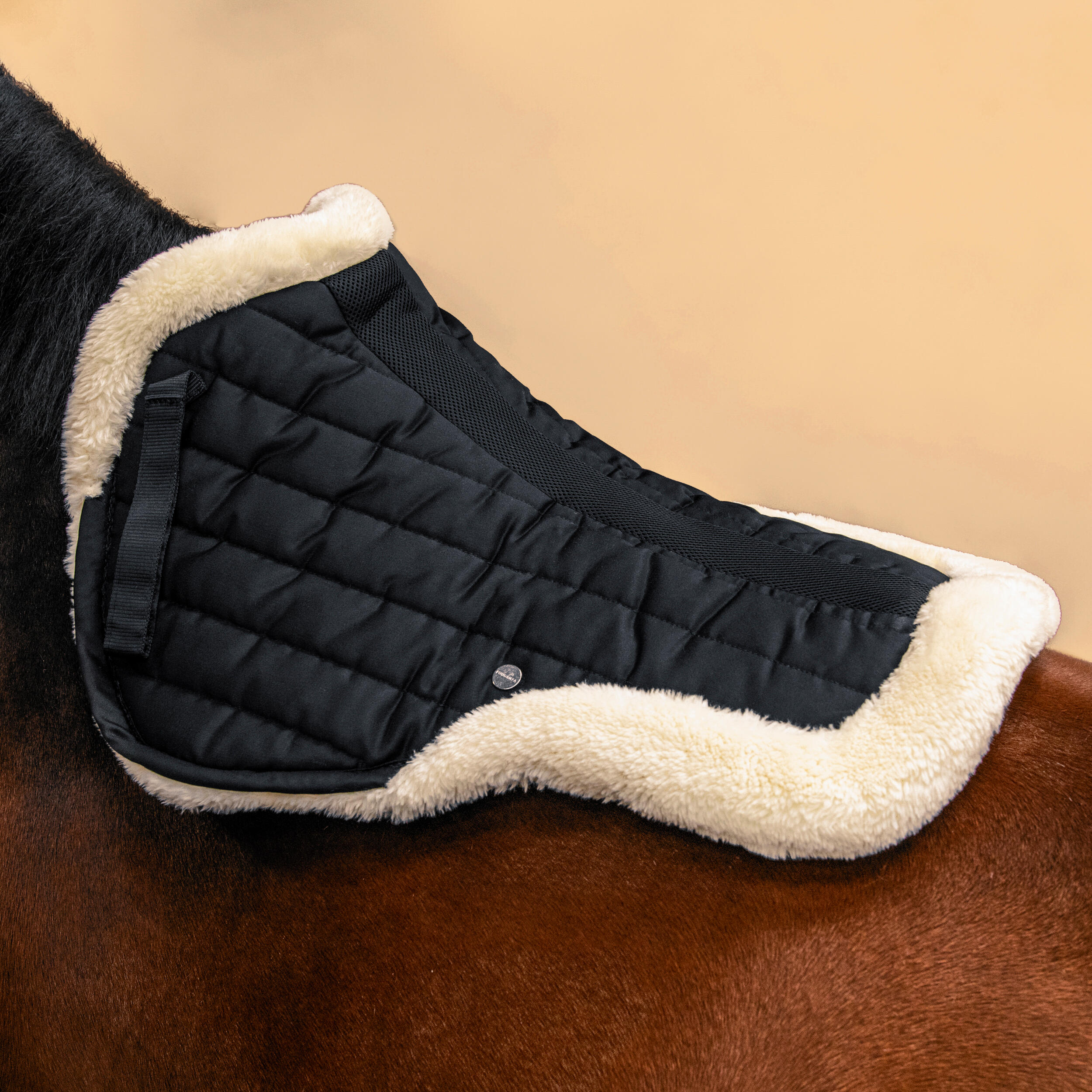 Synthetic Sheepskin Saddle Pad - 900 Black - FOUGANZA