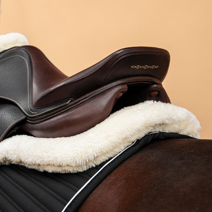 Selle Cheval Synthétique Fouganza – 18 Pouces – Neuve Sous Emballage