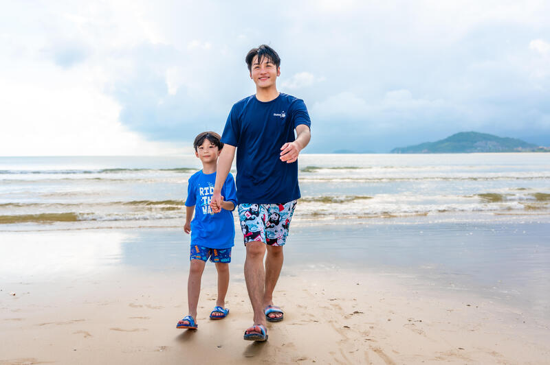 Bañador Niño corto surf azul estampado