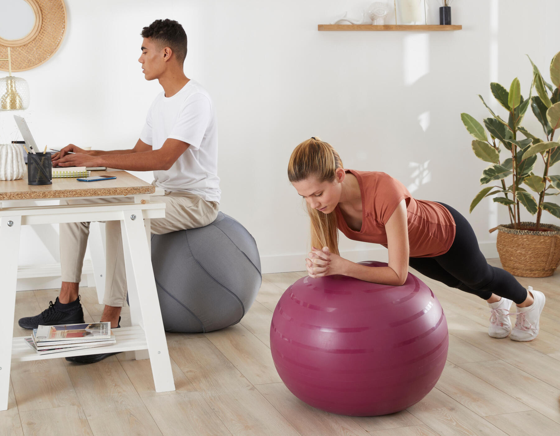 Foto de Homem Que Trabalha Para Fora Ioga Pilates Treinamento Da