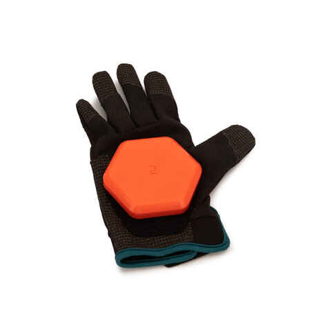 Črne in oranžne rokavice za longboardanje 500