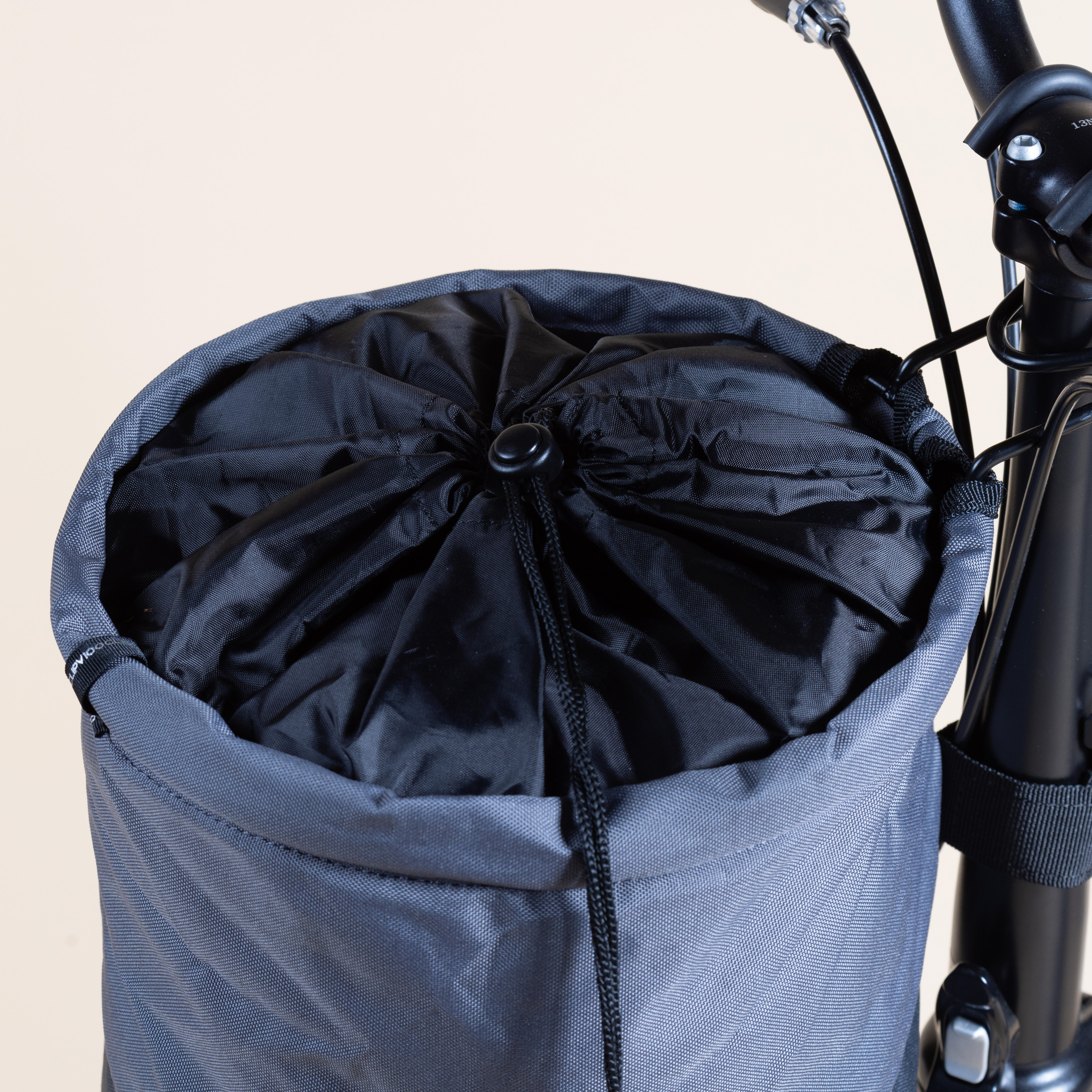 CESTA BICI PLEGABLE COMPACTABLE GRIS 10L Decathlon