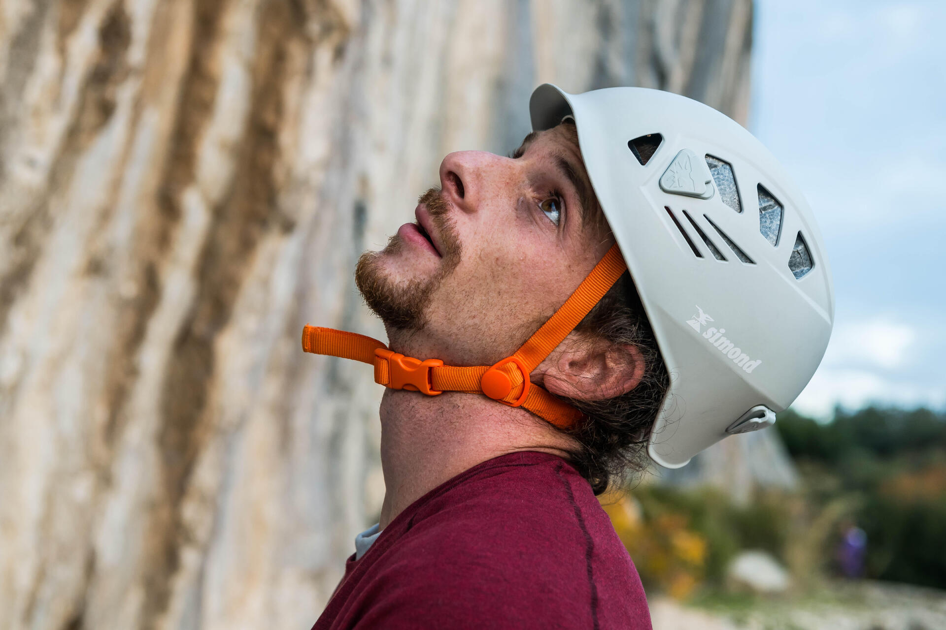 Come scegliere un casco da arrampicata o alpinismo?