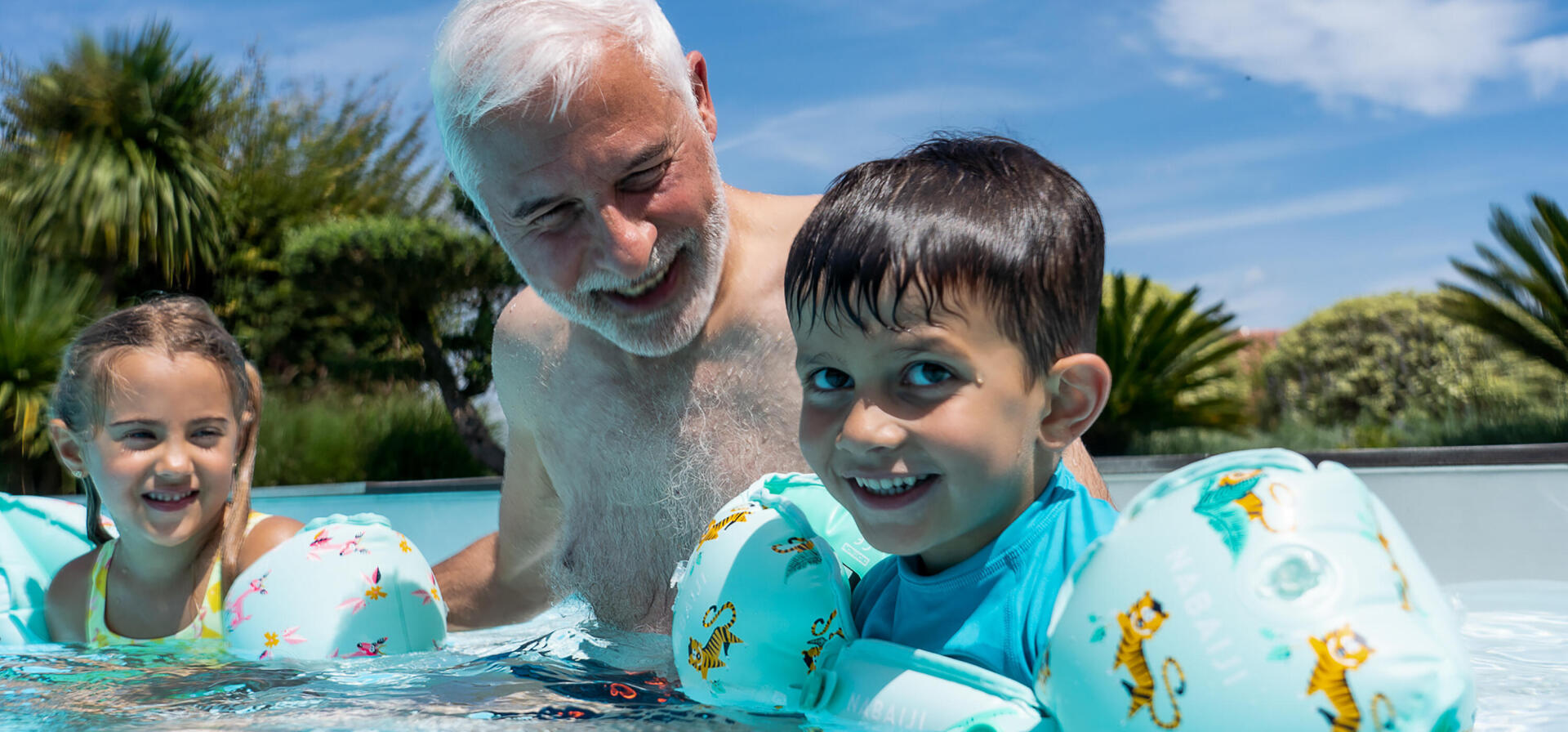 COMMENT ASSURER LA SÉCURITÉ DE VOTRE ENFANT AUTOUR DE LA PISCINE ?