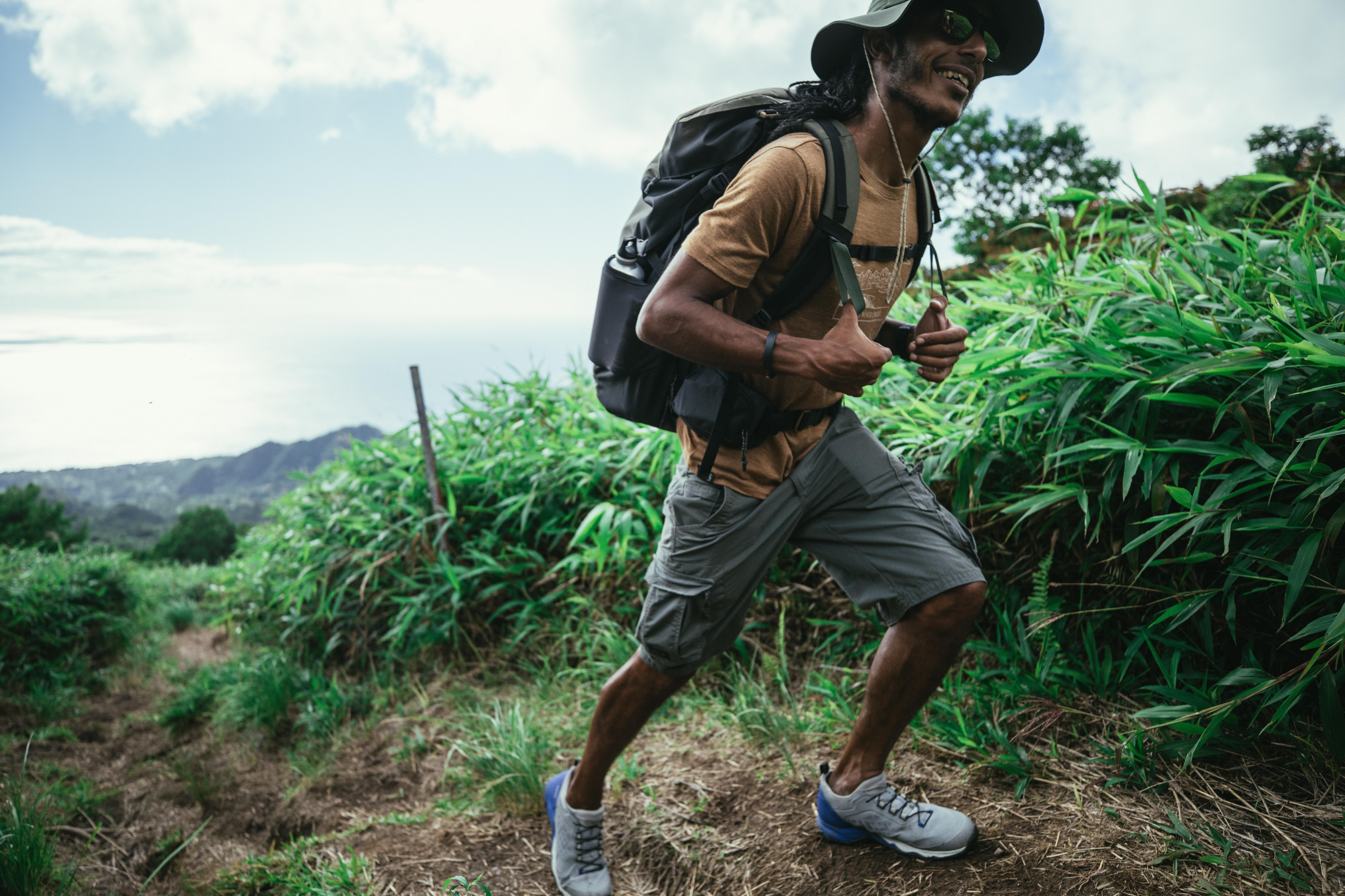 Men's Hiking Shorts - Travel 100 - Carbon grey - Forclaz - Decathlon