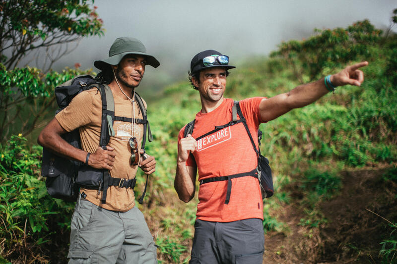 Calções de Trekking Viagem - TRAVEL 100 Homem Caqui