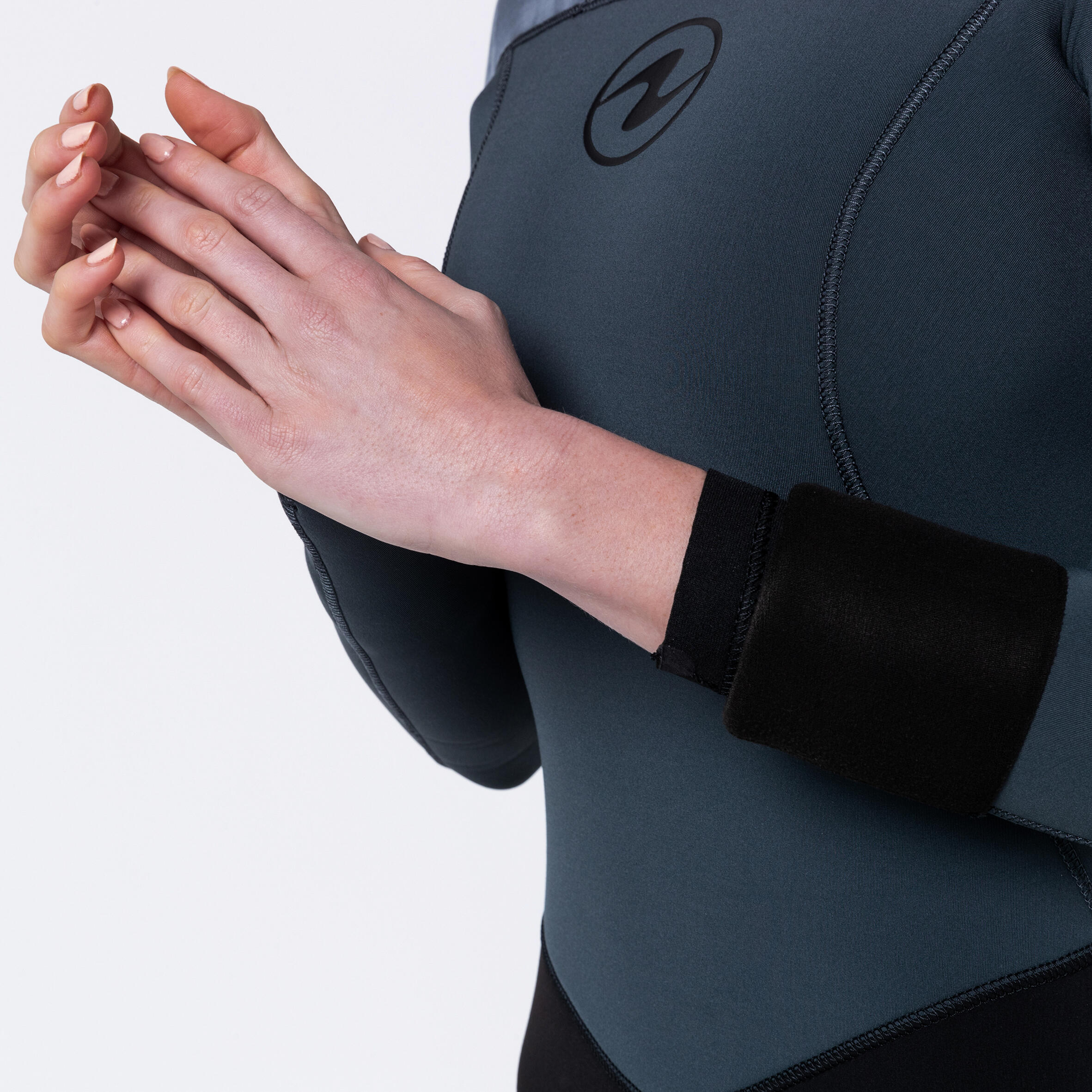 AQUALUNG Dámska neoprénová kombinéza Aquaflex 5 mm na potápanie s prístrojom čierno-sivá XS · záber 5