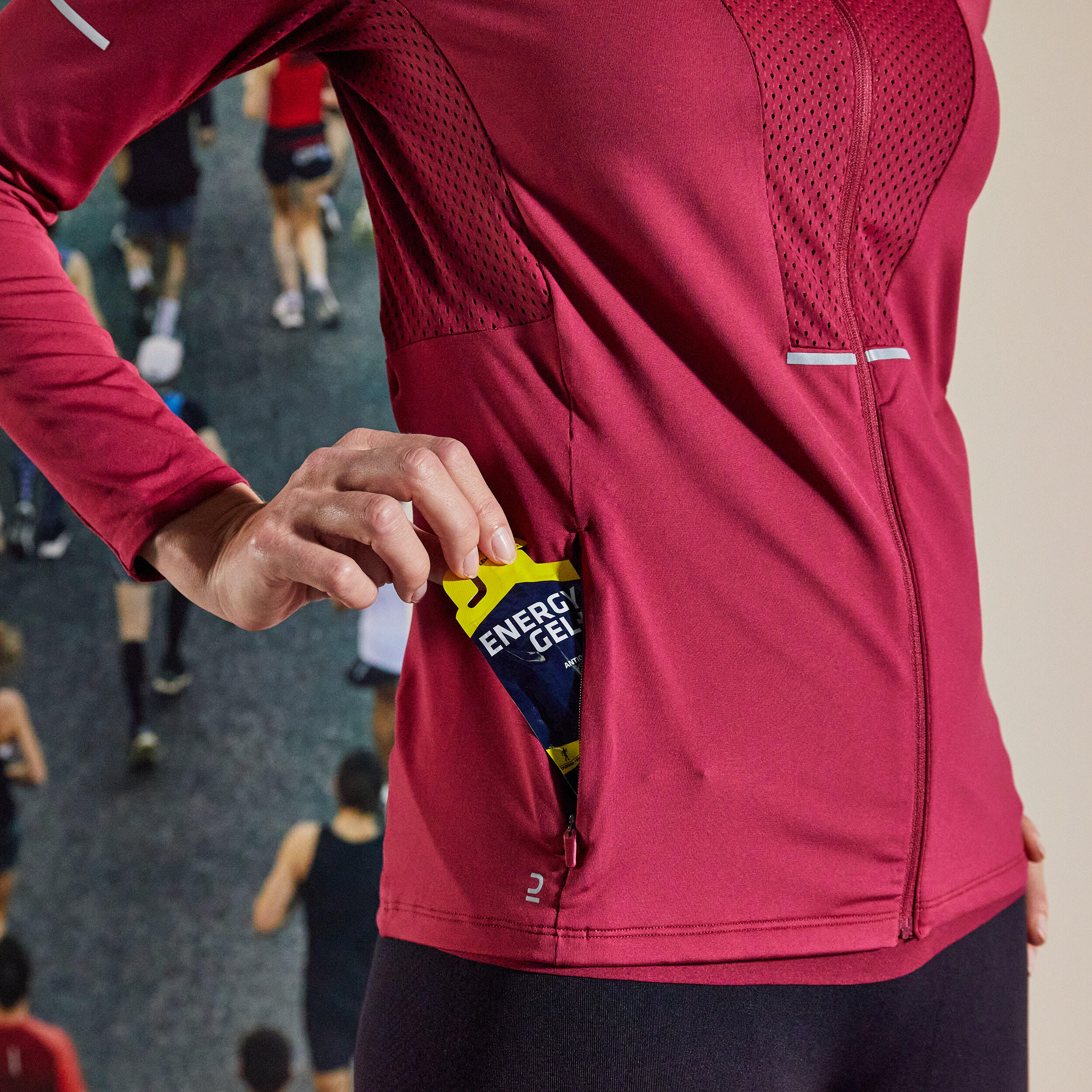 KIPRUN WOMEN'S RUNNING JACKET BREATHABLE BURGUNDY 6/9