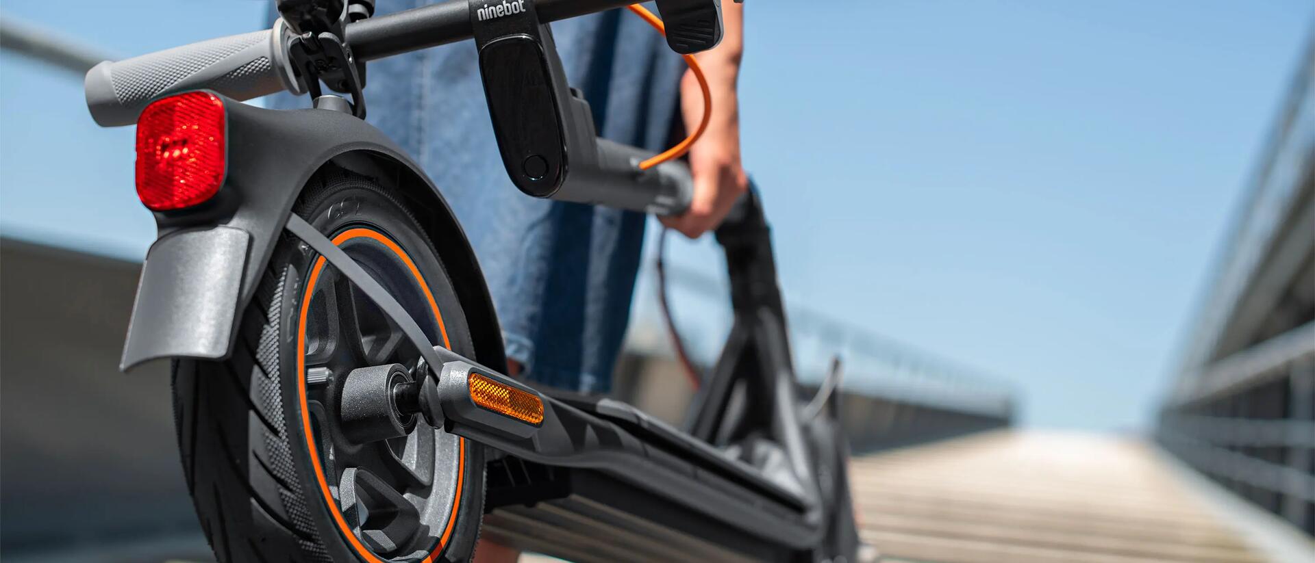 WIE REPARIERT MAN EINEN E-SCOOTER ODER TRETROLLER?