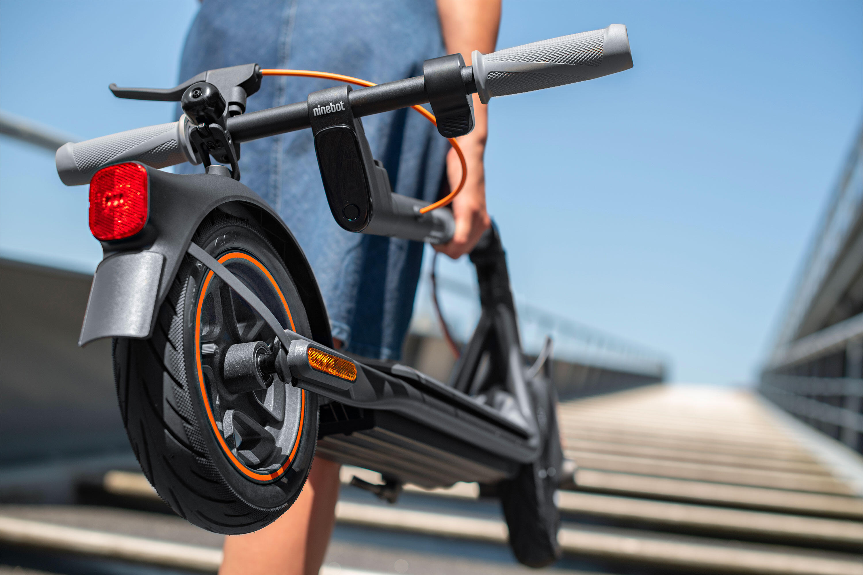 Trottinette électrique - Segway Ninebot KickScooter F40D 14/18