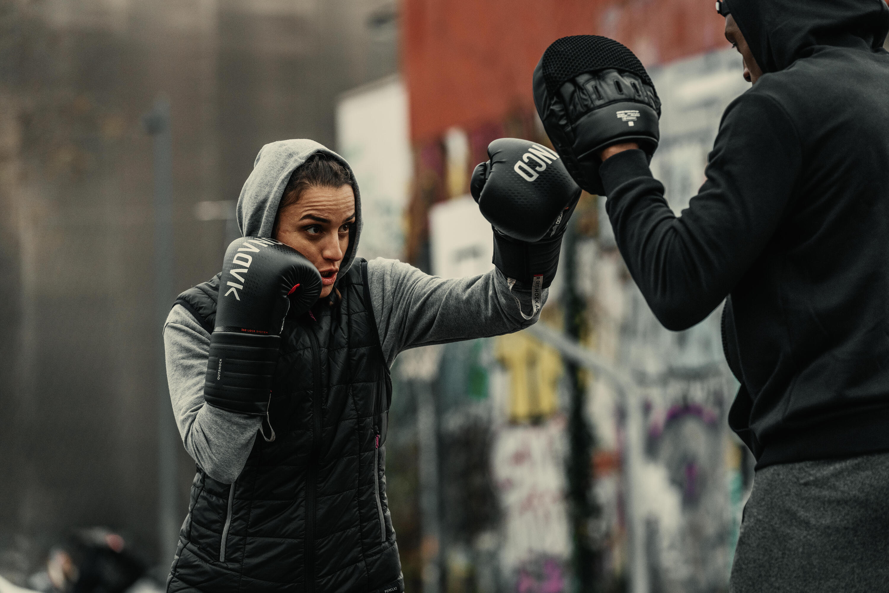 Gants de boxe avec maintien articulaire du poignet, noir 12/21