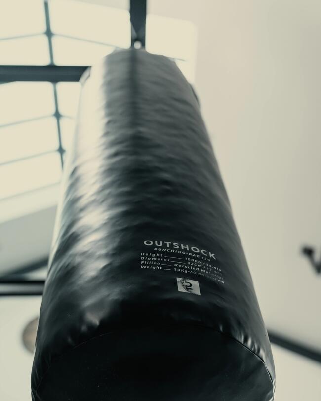 ADULT PUNCHING AND KICKBOXING BAG - 20KG