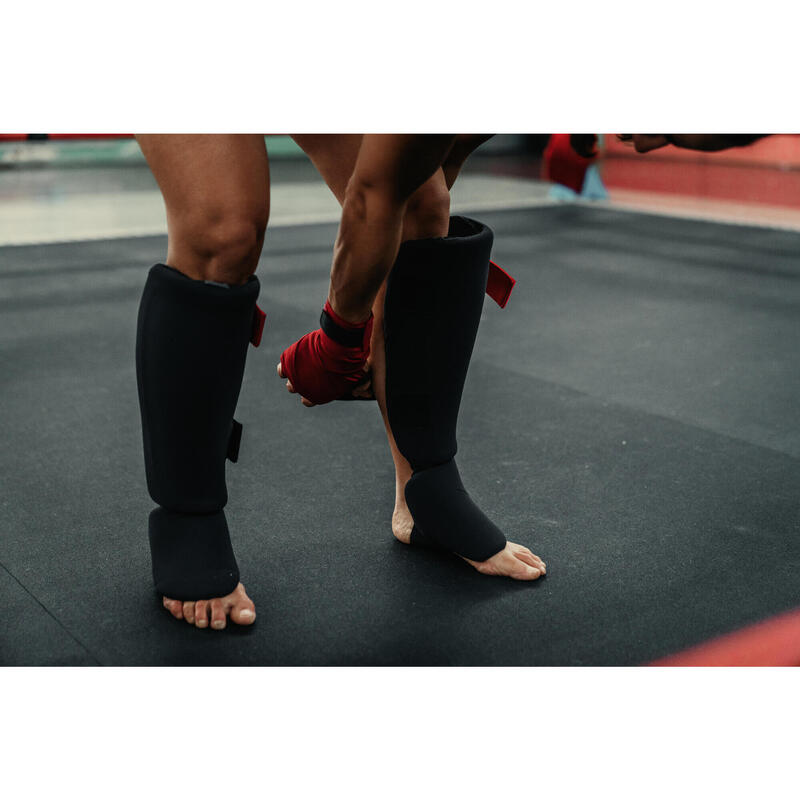 CANELEIRAS/PROTEÇÕES DE PÉS DE KICK-BOXING 100 ERGO ADULTO