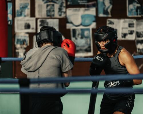COMMENT CHOISIR SON ÉQUIPEMENT POUR DÉBUTER LA BOXE ?