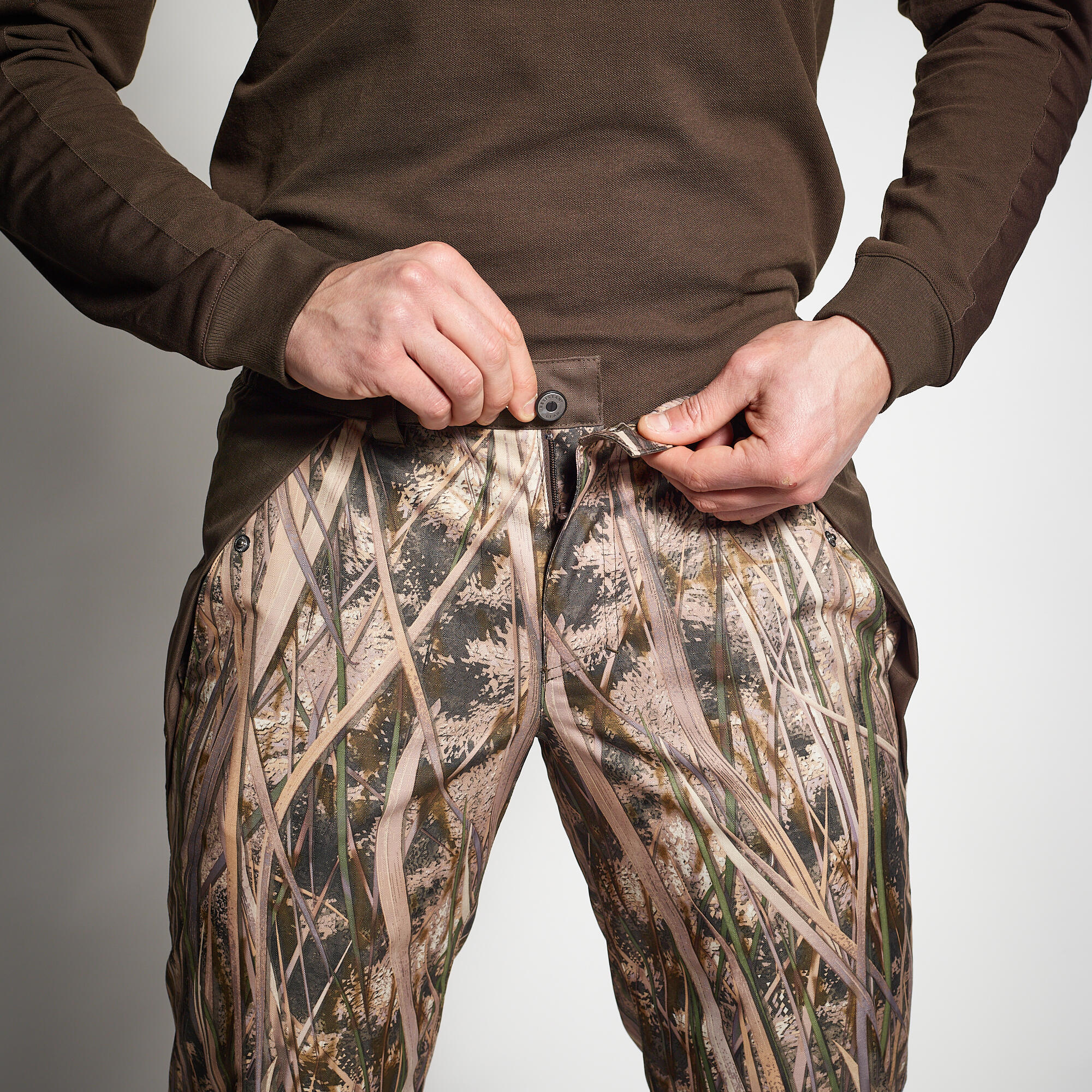 Warm, waterproof 100 camouflage marsh hunting pants