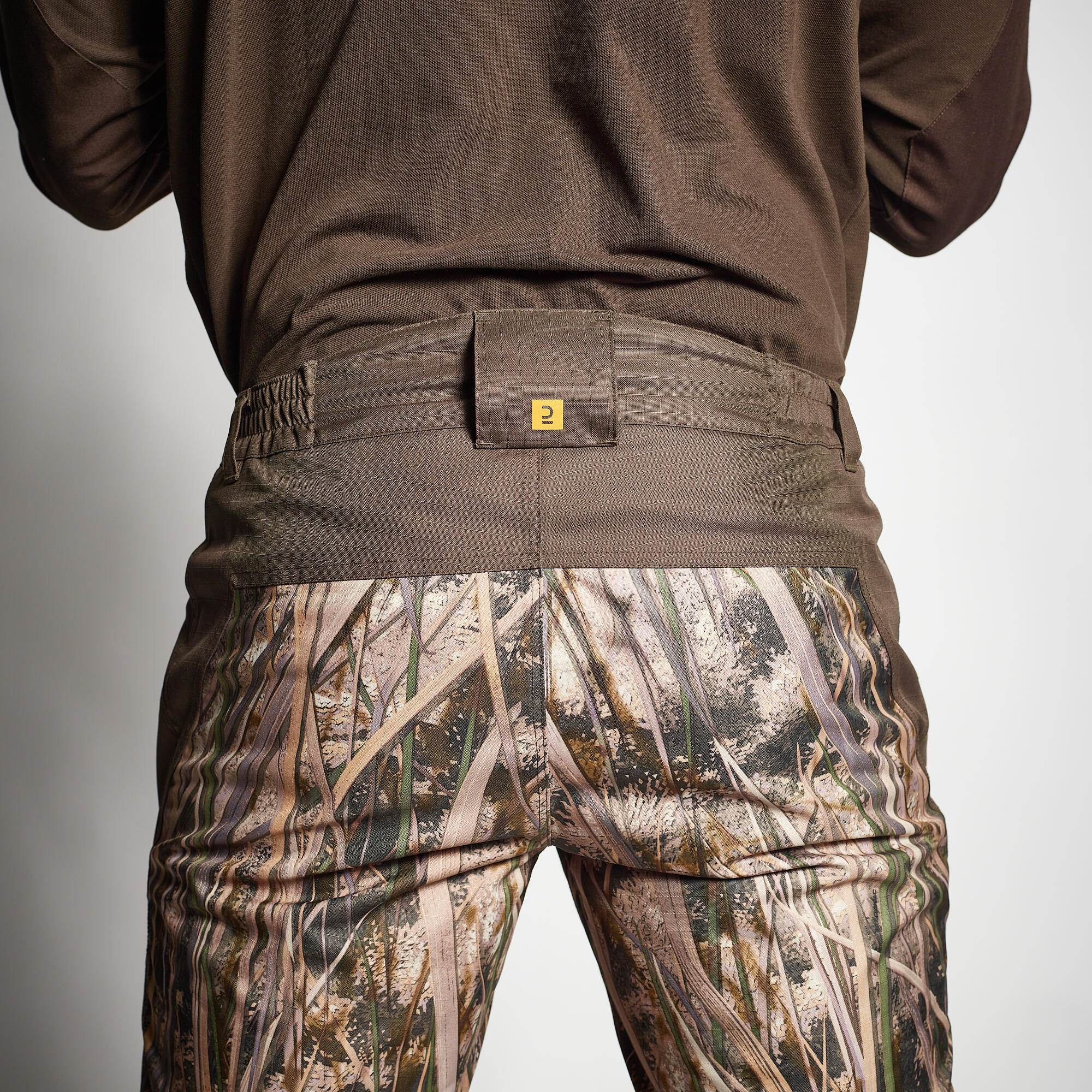 Warm, waterproof 100 camouflage marsh hunting pants