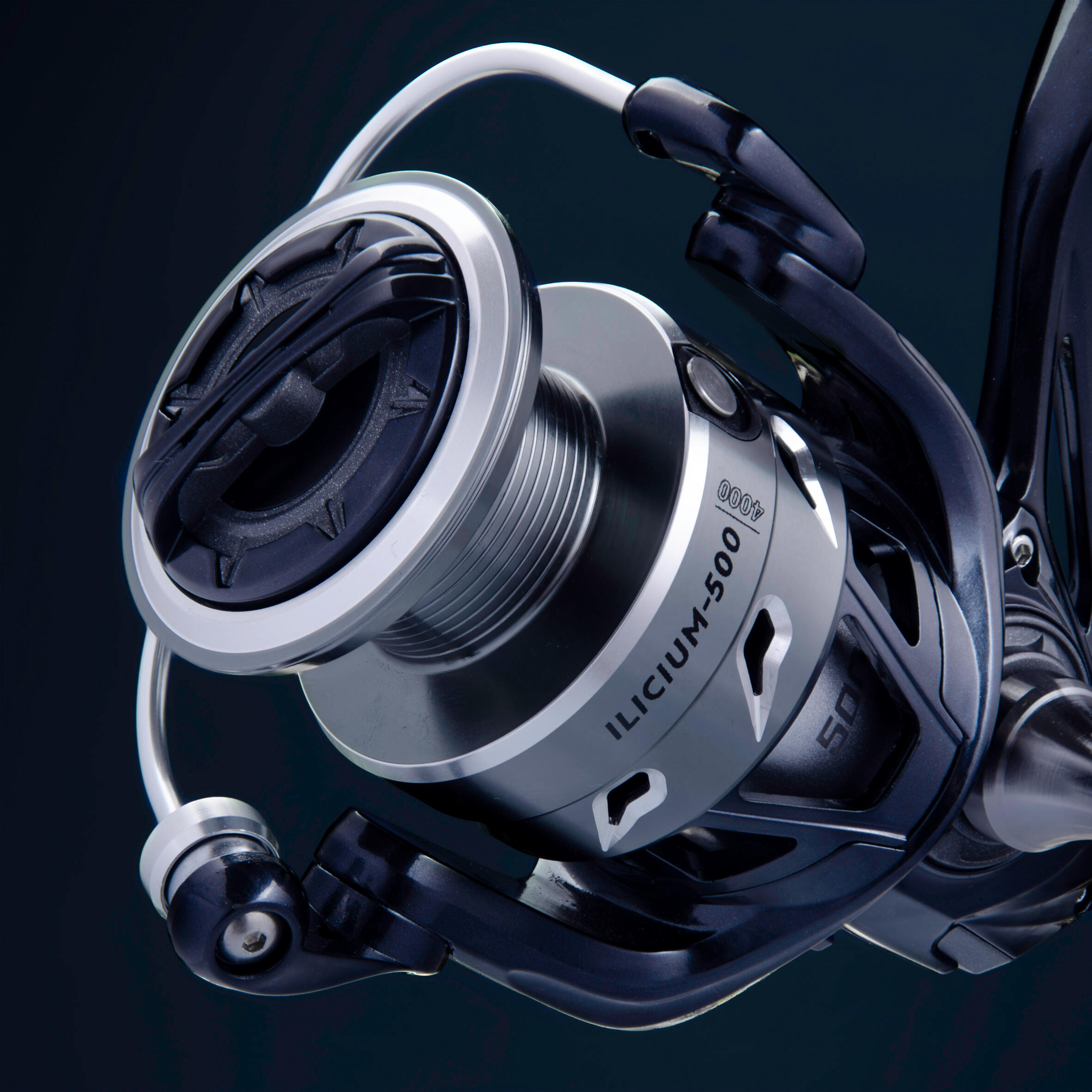 Spinning reel for sea lure fishing ILICIUM-500 4000 5/13