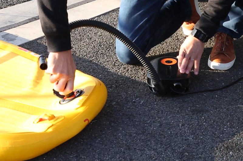 Elektrická pumpa na paddleboard a kajak 0–20 PSI 13,8 V 10 A (zásuvka 12 V)