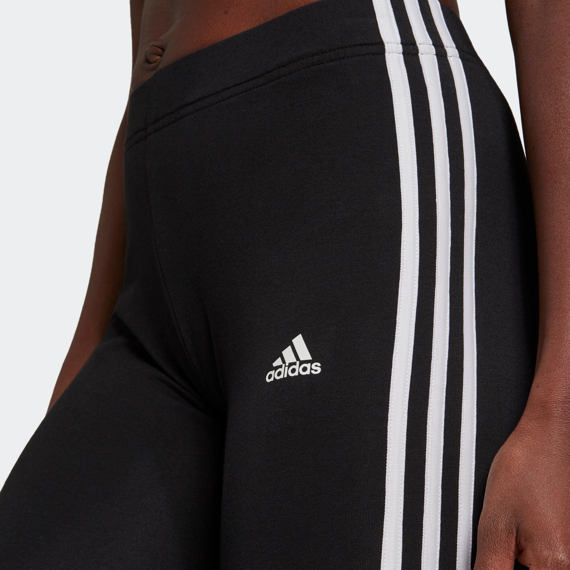 ADIDAS Korte tight voor fitness zwart met witte strepen | Decathlon