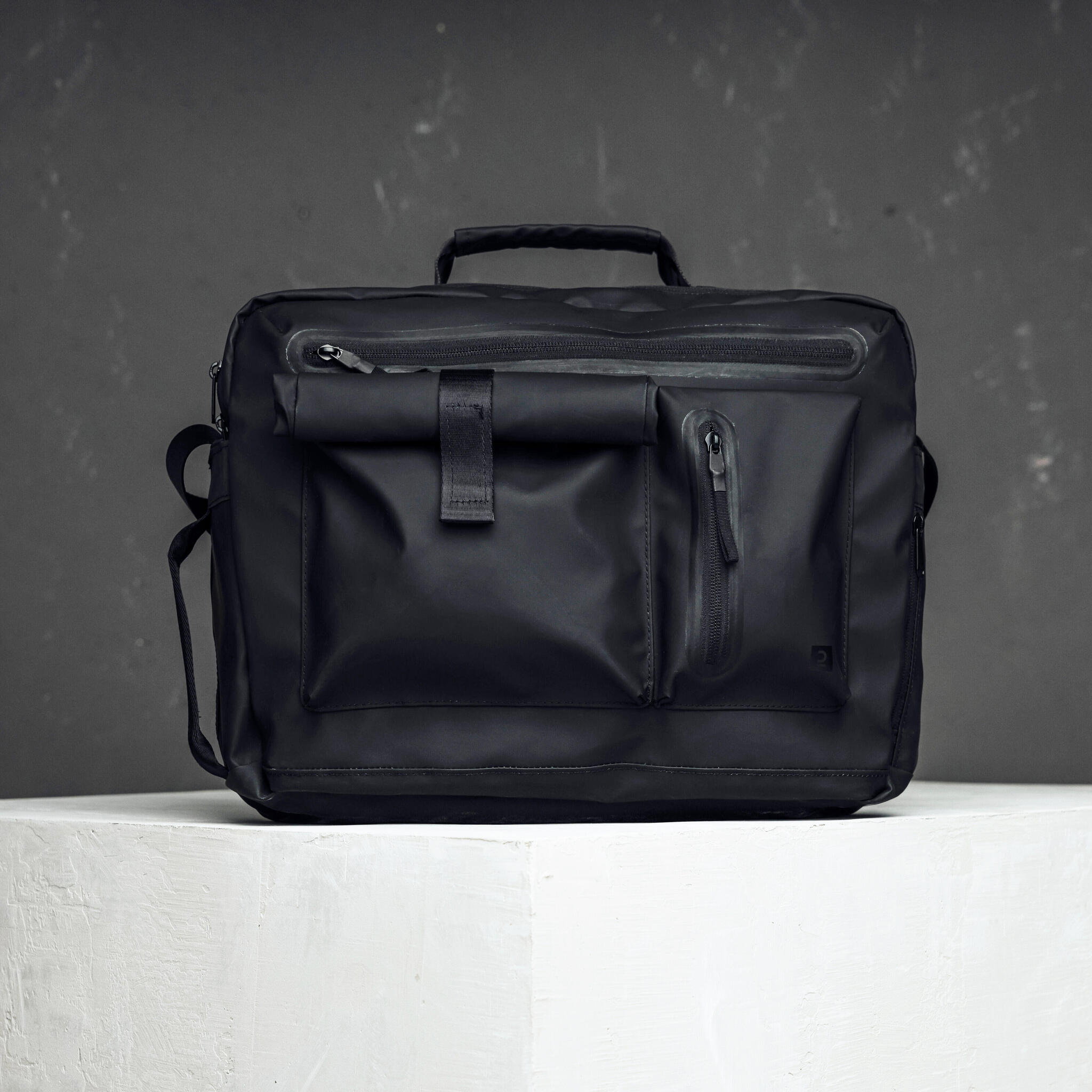 20L Urban Messenger Bag Black