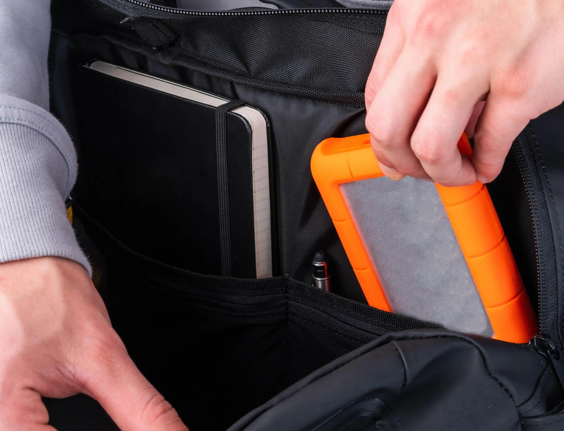 8 poches pour tout organiser