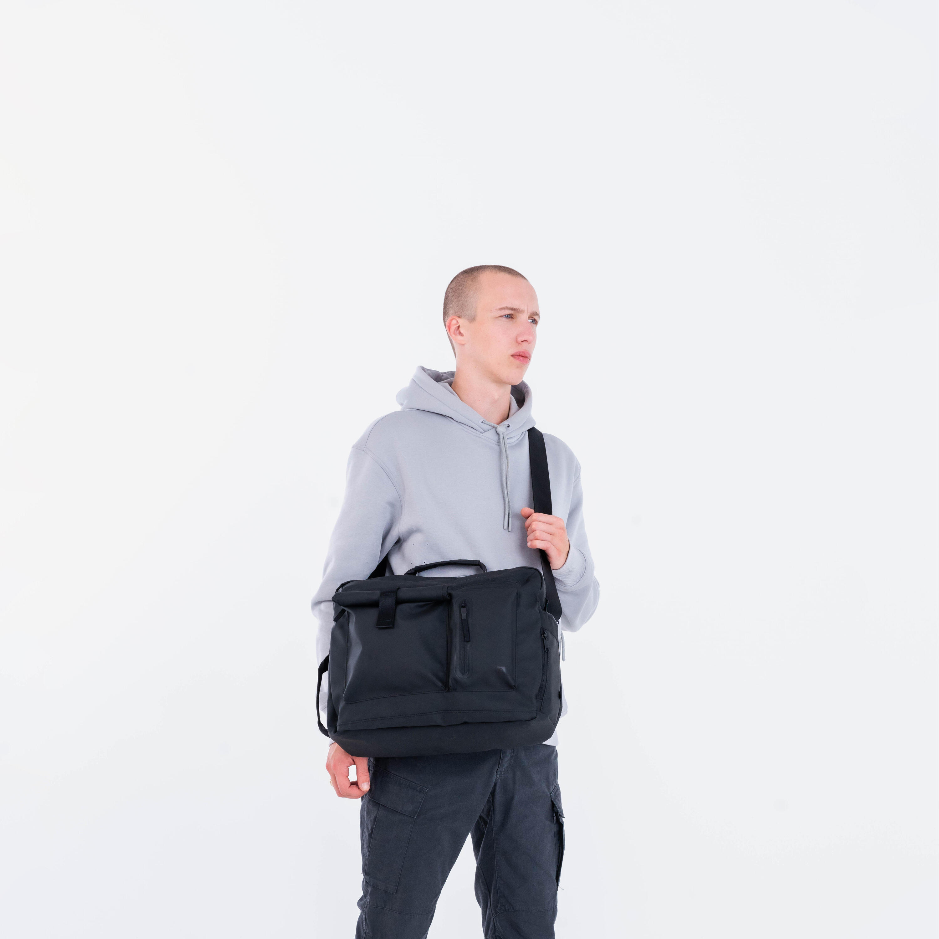 20L Urban Messenger Bag Black