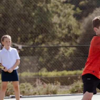 COMMENT CHOISIR UNE RAQUETTE DE TENNIS POUR ENFANT