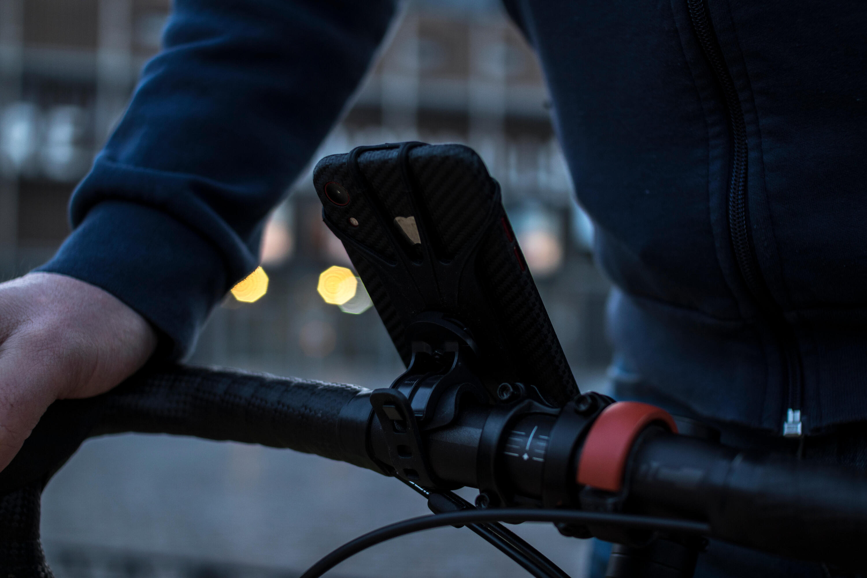 Universal Smartphone Mount for Bikes and Scooters 3/8