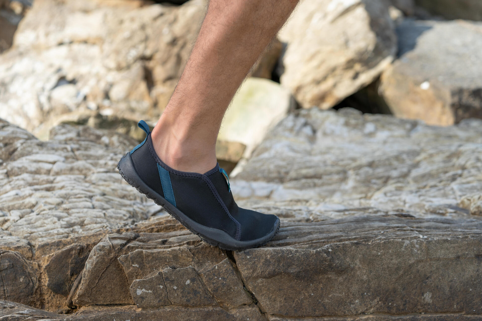 Sepatu Air Elastis Dewasa Aquashoes 120 Hitam