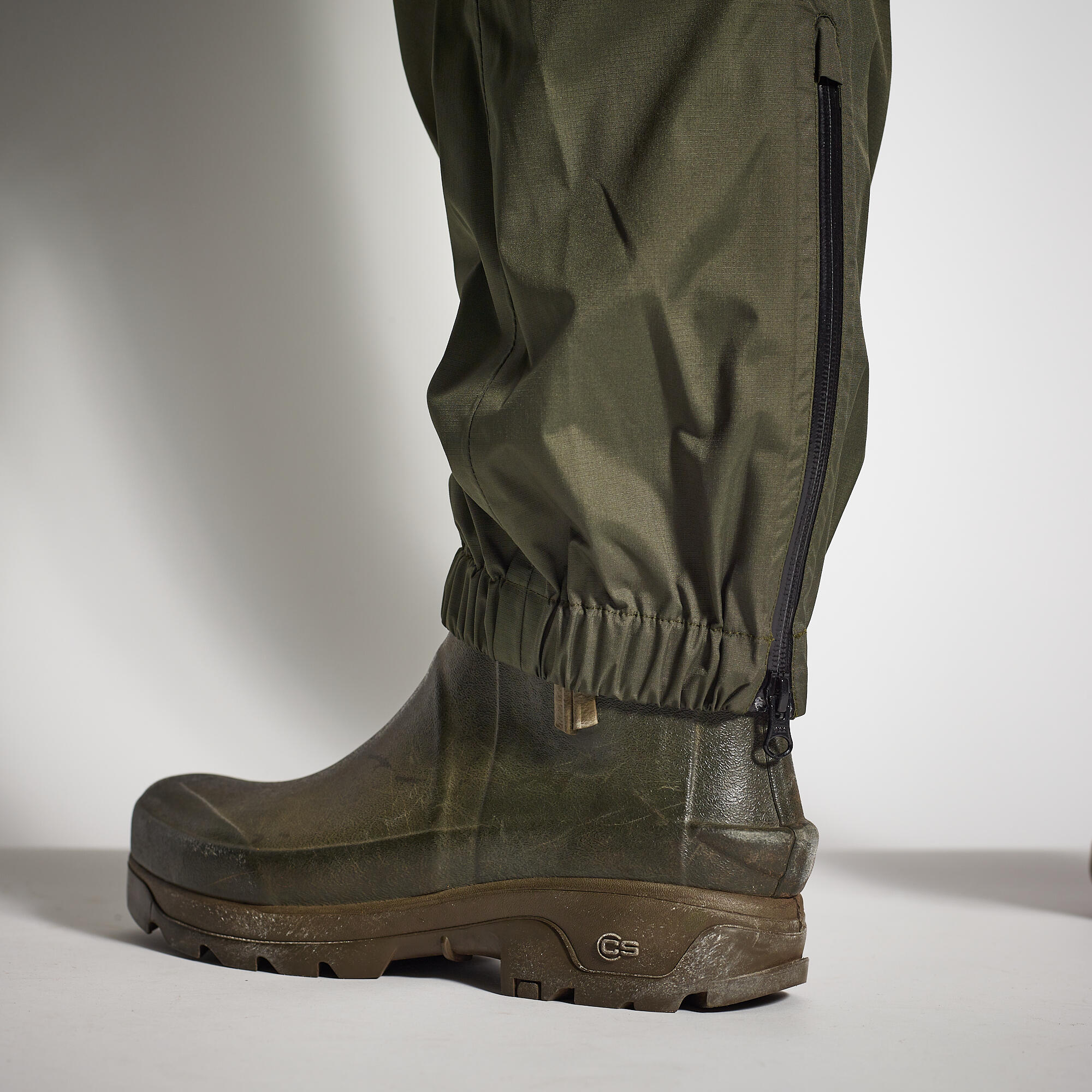 LIGHTWEIGHT WATERPROOF HUNTING OVERTROUSERS GREEN 100