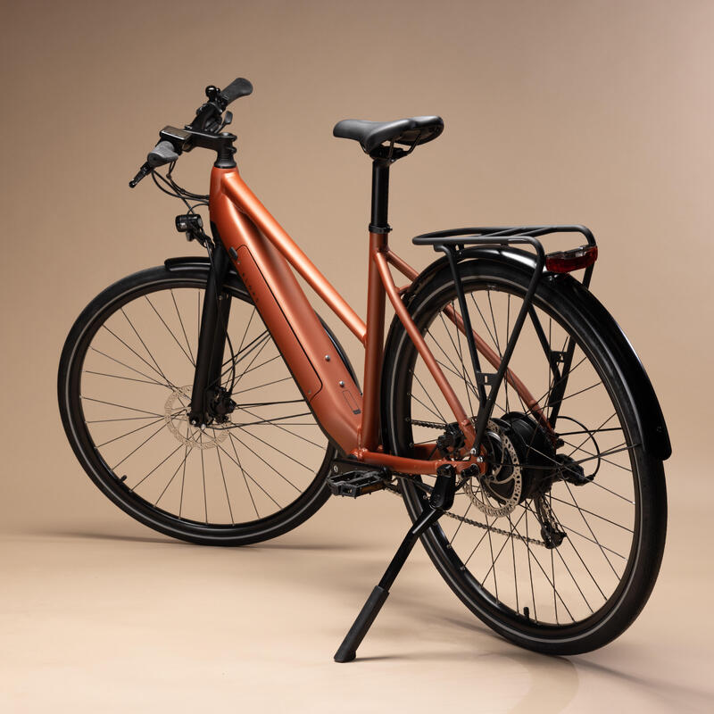 Bicicleta eléctrica ciudad Larga Distancia Elops 500 cuadro bajo