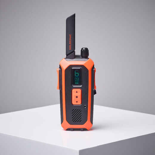 
      WATERTIGHT SOLOGNAC 500 WALKIE-TALKIE, MAXIMUM RANGE OF 10 KM
  