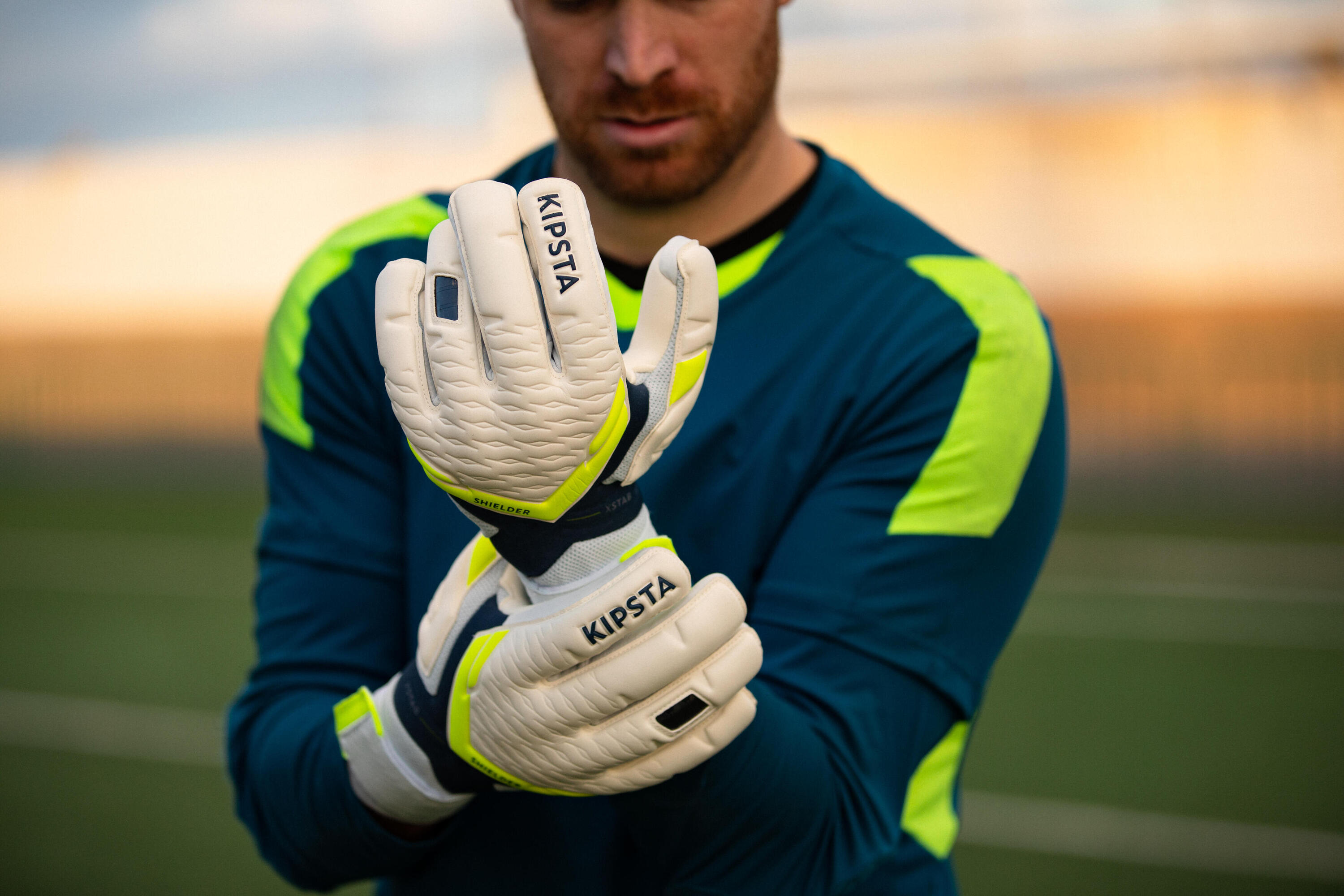 Gant de gardien de football F900 VIRALTO SHIELDER adulte gris, bleu et jaune 8/11