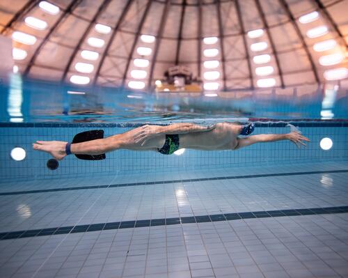 planche natation pull buoy entraînement piscine