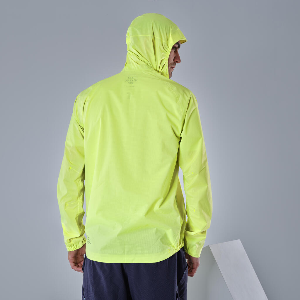 Chaqueta impermeable muy liviana senderismo rápido - FH 500 - hombre amarillo 