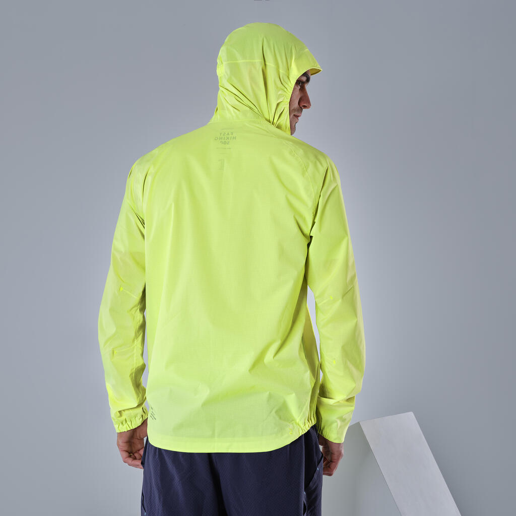 Pánska nepremokavá bunda FH500 na rýchlu turistiku ultraľahká žltá