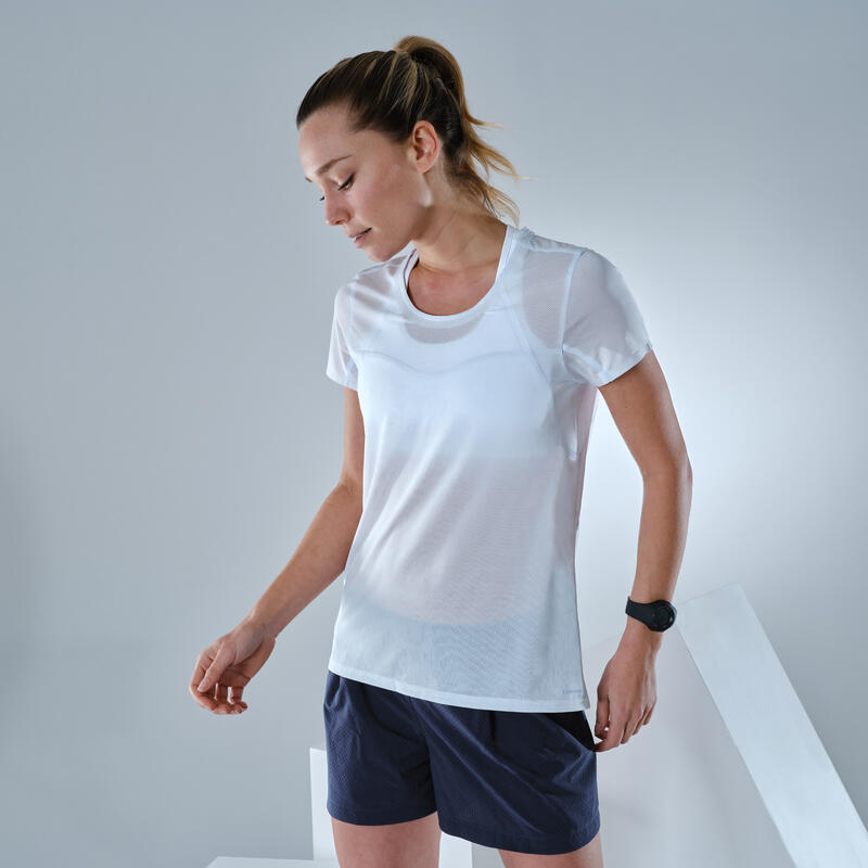 Women’s ultra-light fast hiking T-shirt FH 500 grey.