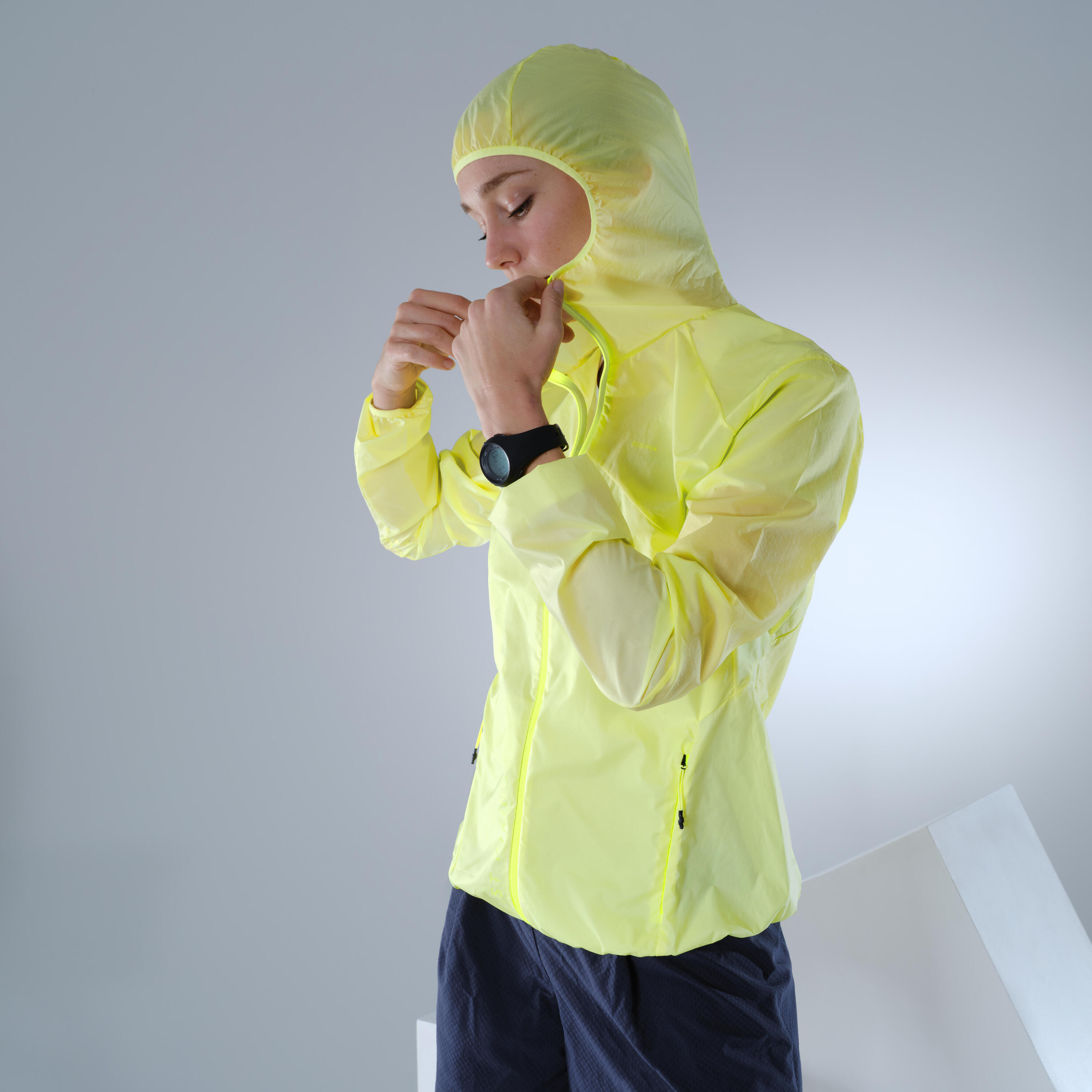 Women's Ultra-light Rapid Hiking Windproof Jacket FH 500 Hélium Wind - Yellow 4/5