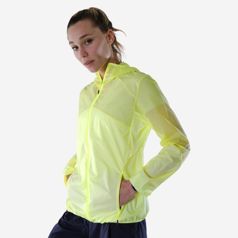 Veste coupe vent Ultra légère de randonnée rapide Femme FH 500 Hélium wind jaune