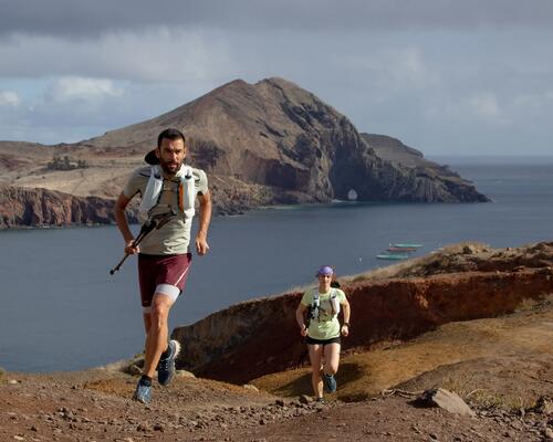 Comment courir avec des bâtons de trail