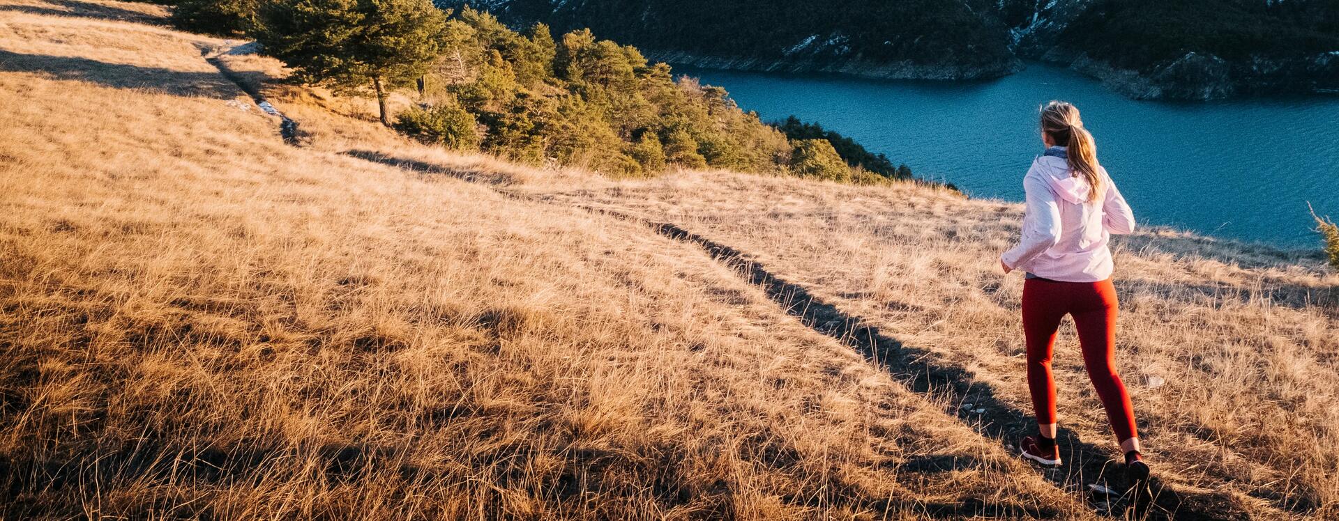 coureuse dans la montagne