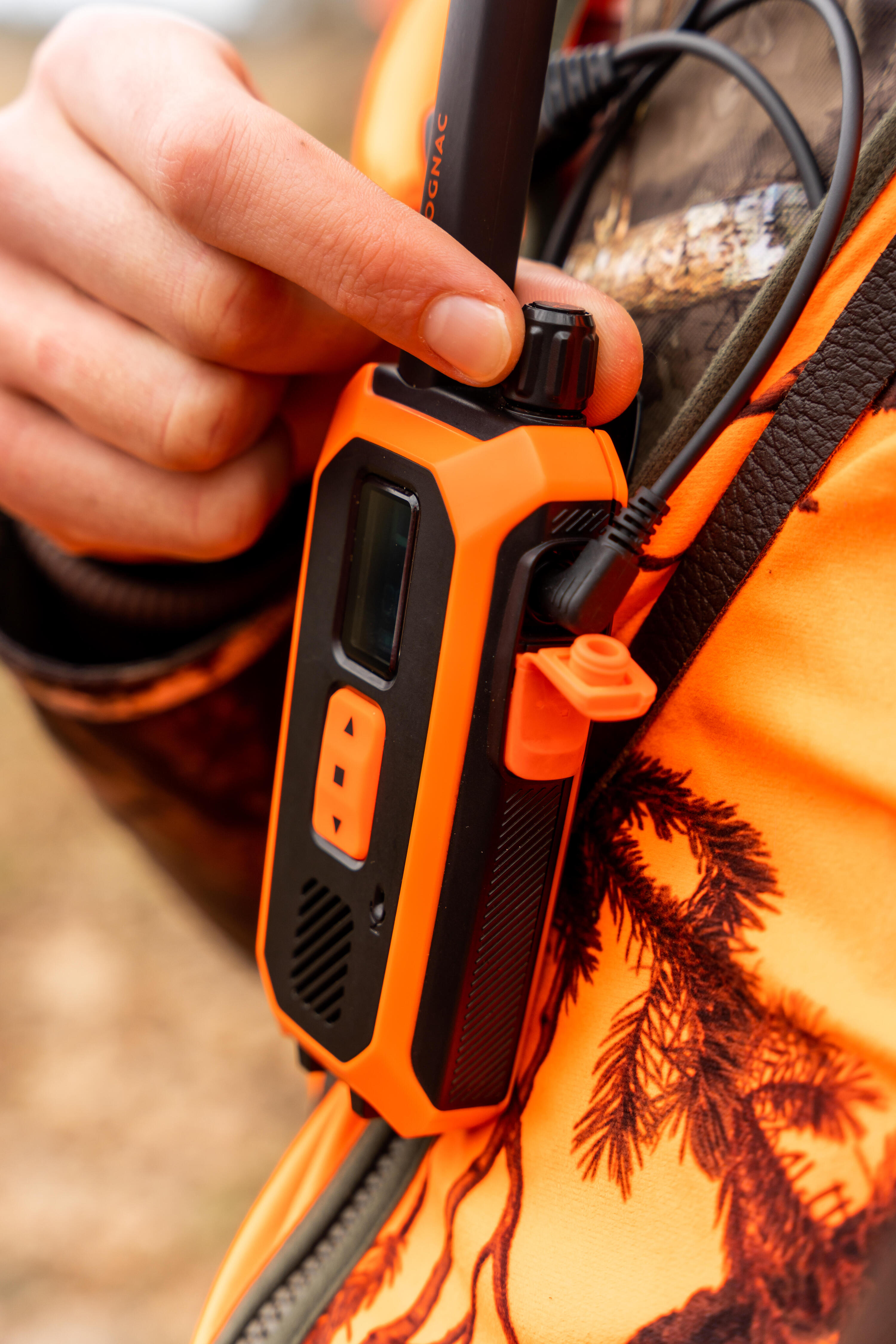 WATERTIGHT SOLOGNAC 500 WALKIE-TALKIE, MAXIMUM RANGE OF 10 KM 13/16