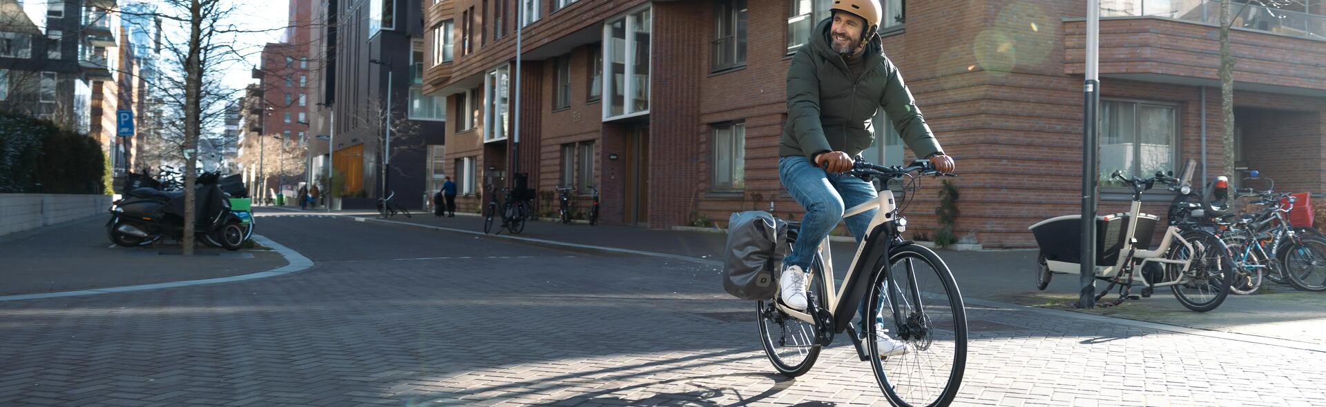 WAT IS EEN STADSFIETS VOOR LANGE AFSTANDEN?