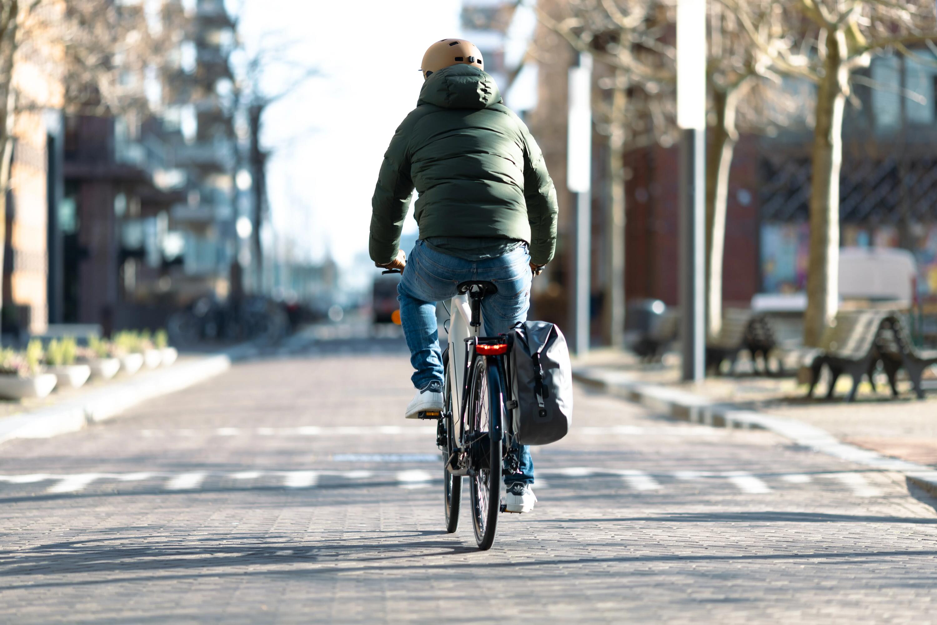 Oblečení na městskou cyklistiku: Prakticky i vkusně