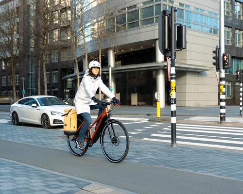Bicicleta eléctrica: Revoluciona el transporte urbano sostenible