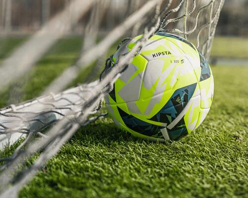 HOW TO CHOOSE THE RIGHT FOOTBALL